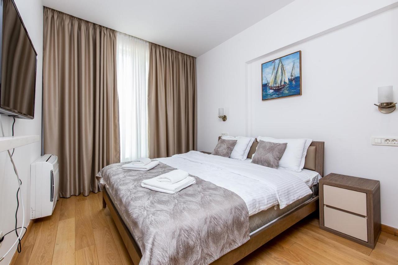 Apartments Lora In Apart-Hotel Будва Екстериор снимка