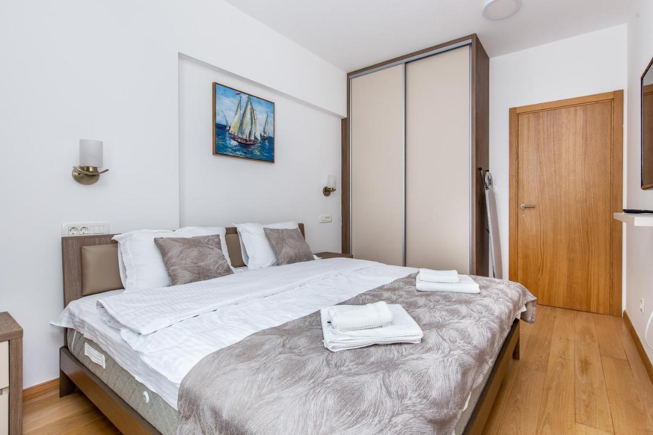 Apartments Lora In Apart-Hotel Будва Екстериор снимка