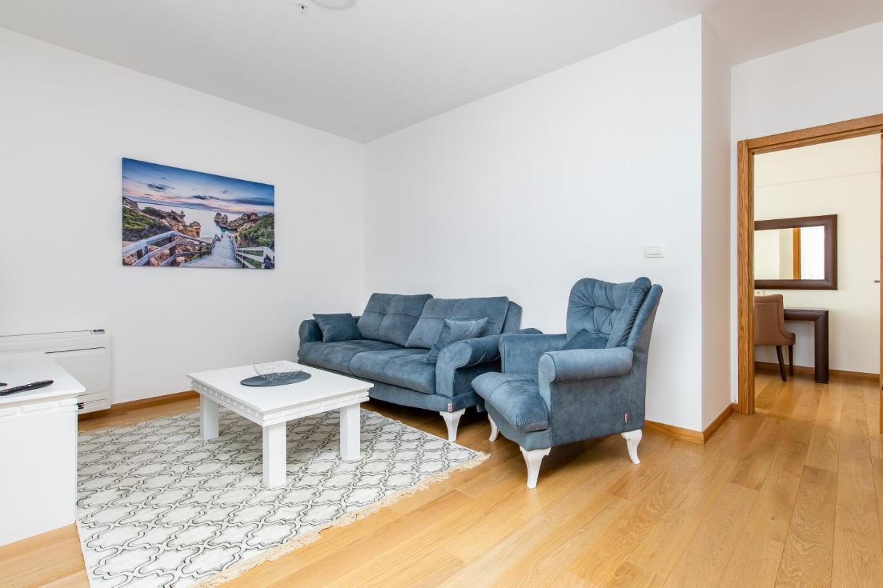 Apartments Lora In Apart-Hotel Будва Екстериор снимка